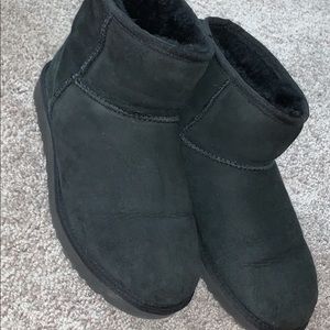 Black uggs